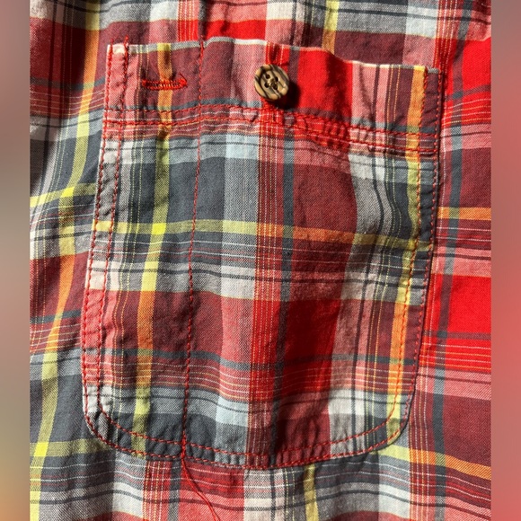 Classic plaid short sleeve button-down shirt by Union Bay - Picture 3 of 4